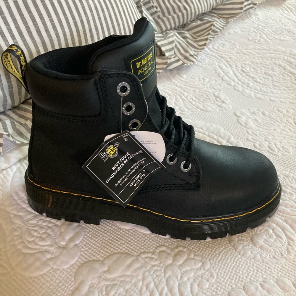 Dr. Martens NIB men’s steel toe, lace up industrial boots.
